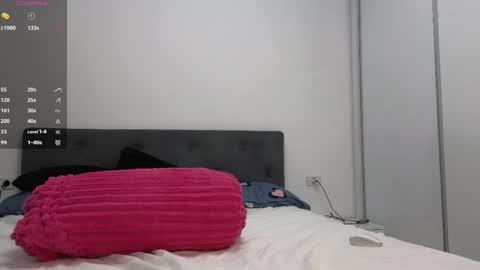 Snapshot of kimmie_ chatting on May 2026 07:19:02 PM Kimmie online show from May 2026 07:19:02 PM