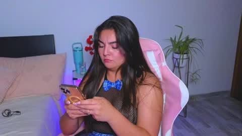 Snapshot of kimmie_dollxo chatting on June 2026 12:04:02 AM kimmie_dollxo online show from June 2026 12:04:02 AM