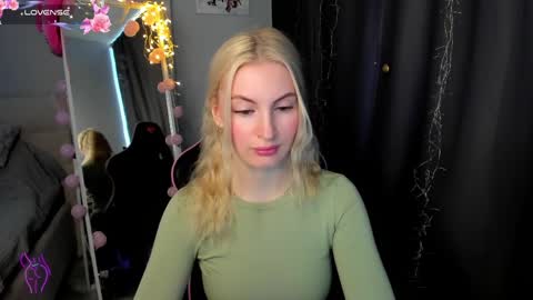 kimmy1_powell online show from April 2026 02:45:01 AM