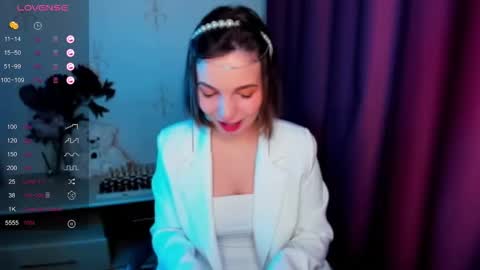 Hazel online show from December 2025 12:42:01 AM