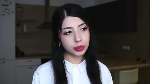 Snapshot of kindraevert chatting on November 2025 04:33:01 AM Megan online show from November 2025 04:33:01 AM