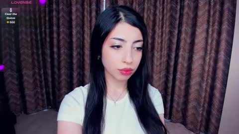 Snapshot of kindraevert chatting on November 2025 05:02:01 AM Megan online show from November 2025 05:02:01 AM