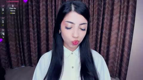 Snapshot of kindraevert chatting on November 2025 06:07:02 AM Megan online show from November 2025 06:07:02 AM