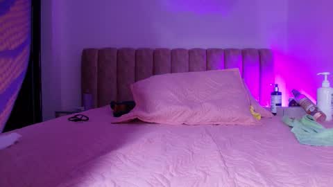 Snapshot of king_bella_ chatting on November 2025 03:06:01 AM Bella online show from November 2025 03:06:01 AM