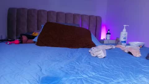 Snapshot of king_bella_ chatting on November 2025 03:07:01 AM Bella online show from November 2025 03:07:01 AM