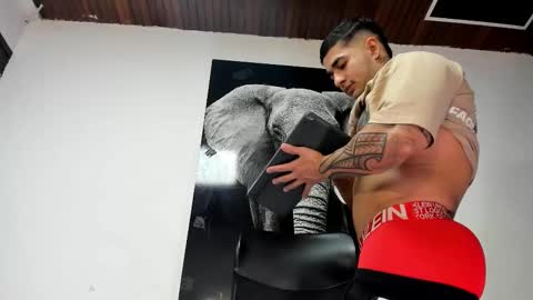 Snapshot of king_falconer chatting on October 2025 03:58:02 AM Angel Falconer online show from October 2025 03:58:02 AM