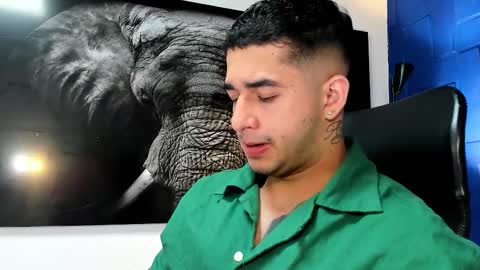 Snapshot of king_falconer chatting on November 2025 01:27:02 AM Angel Falconer online show from November 2025 01:27:02 AM