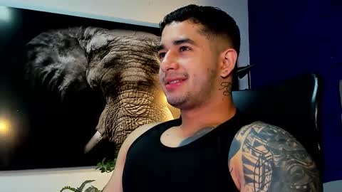 Snapshot of king_falconer chatting on November 2025 01:07:02 AM Angel Falconer online show from November 2025 01:07:02 AM