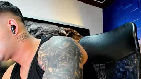 Snapshot of king_falconer chatting on November 2025 11:52:01 PM Angel Falconer online show from November 2025 11:52:01 PM