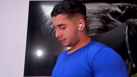 Snapshot of king_falconer chatting on December 2025 02:42:01 AM Angel Falconer online show from December 2025 02:42:01 AM