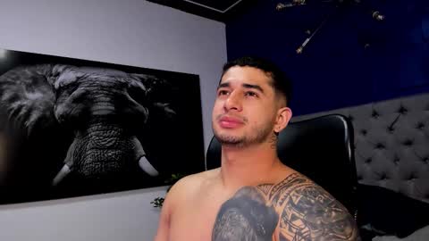 Angel Falconer online show from December 2025 01:12:02 AM