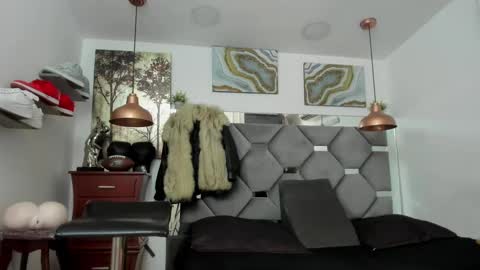 Snapshot of king_fitt_ chatting on February 2025 12:57:02 PM HOT MEN BLACK online show from February 2025 12:57:02 PM