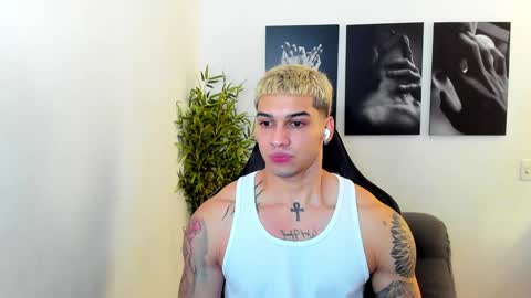 Snapshot of king_of_kings__ chatting on December 2024 01:47:01 AM king_of_kings__ online show from December 2024 01:47:01 AM