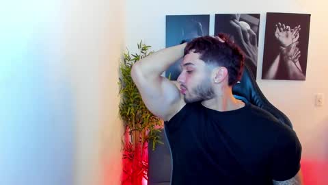 Snapshot of king_of_kings__ chatting on January 2025 10:35:01 PM king_of_kings__ online show from January 2025 10:35:01 PM