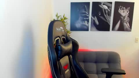 Snapshot of king_of_kings__ chatting on February 2025 03:28:01 AM king_of_kings__ online show from February 2025 03:28:01 AM