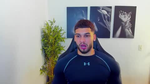 Snapshot of king_of_kings__ chatting on March 2025 01:39:01 AM king_of_kings__ online show from March 2025 01:39:01 AM