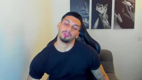 Snapshot of king_of_kings__ chatting on October 2025 10:40:02 PM king_of_kings__ online show from October 2025 10:40:02 PM