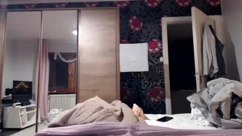 Snapshot of kingandprincess chatting on December 2024 04:38:01 PM sexysexyhotwetpinkredpussy online show from December 2024 04:38:01 PM