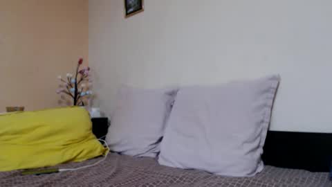 Snapshot of kingandprincess chatting on September 2025 03:01:02 PM sexysexyhotwetpinkredpussy online show from September 2025 03:01:02 PM