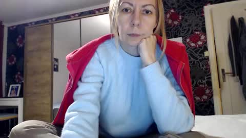 Snapshot of kingandprincess chatting on November 2025 05:59:01 PM sexysexyhotwetpinkredpussy online show from November 2025 05:59:01 PM
