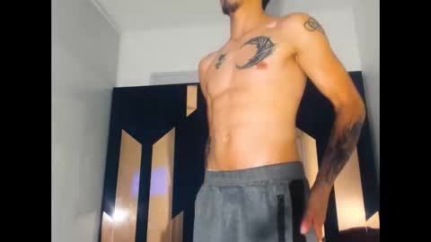 kingartur_rs online show from April 2026 03:12:01 AM