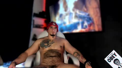 King Bear online show from February 2025 07:38:01 PM