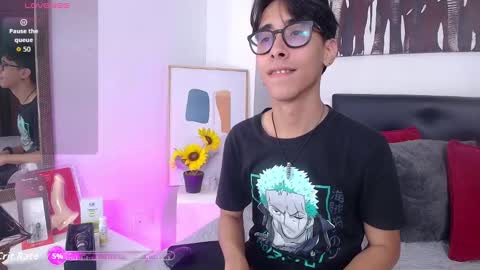 kingdanny_8 online show from November 2025 04:32:02 AM