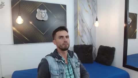 KING  online show from February 2026 03:16:02 AM