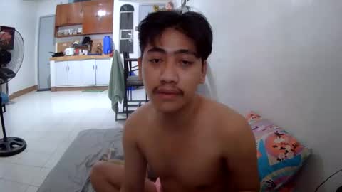 Snapshot of kingsucker2069 chatting on October 2025 06:26:01 AM Ruru online show from October 2025 06:26:01 AM