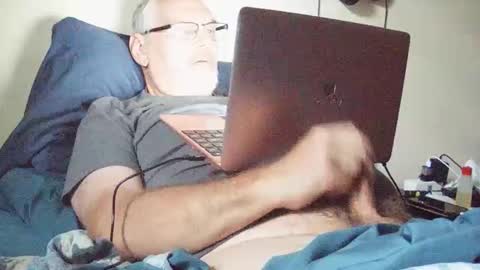 Snapshot of kingtongue10 chatting on October 2025 12:22:02 PM kingtongue10 online show from October 2025 12:22:02 PM