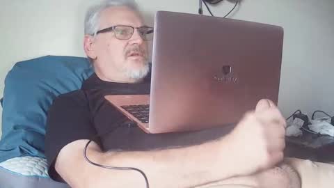 Snapshot of kingtongue10 chatting on November 2025 07:46:02 PM kingtongue10 online show from November 2025 07:46:02 PM