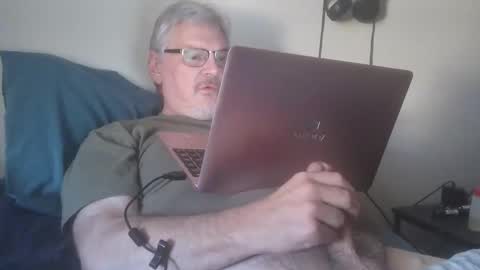 Snapshot of kingtongue10 chatting on February 2026 09:33:01 PM kingtongue10 online show from February 2026 09:33:01 PM