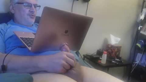 Snapshot of kingtongue10 chatting on March 2026 11:10:01 PM kingtongue10 online show from March 2026 11:10:01 PM