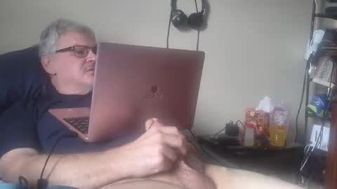 Snapshot of kingtongue10 chatting on March 2026 07:31:01 PM kingtongue10 online show from March 2026 07:31:01 PM