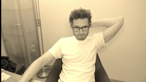 Snapshot of kinksubbydubby chatting on October 2025 11:06:02 PM kinksubbydubby online show from October 2025 11:06:02 PM