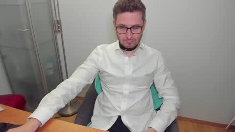 Snapshot of kinksubbydubby chatting on December 2025 06:35:02 PM kinksubbydubby online show from December 2025 06:35:02 PM