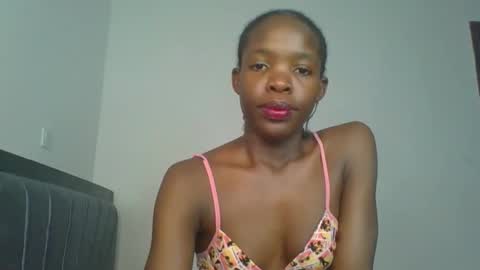 kinky_aria online show from October 2025 05:35:01 PM