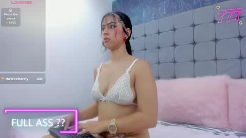 Snapshot of kinky_dakota chatting on May 2026 12:07:01 AM dakota online show from May 2026 12:07:01 AM