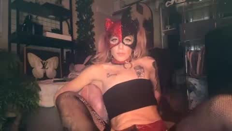 Kinky K80 online show from July 2026 12:22:01 PM