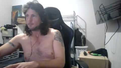 Snapshot of kinkybinerd chatting on April 2026 04:12:02 PM Horny Bloomy online show from April 2026 04:12:02 PM