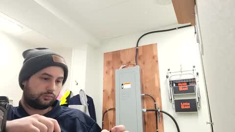 Maysie and Hunter online show from February 2025 12:05:02 PM