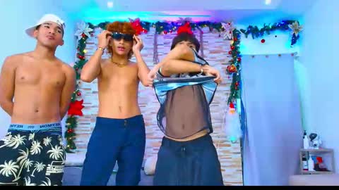 Snapshot of kinkyhousexxx chatting on November 2025 01:44:02 AM kinkyhousexxx online show from November 2025 01:44:02 AM