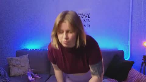 Snapshot of kira_citro chatting on January 2025 12:17:01 AM Kira NEXT STREAM December 4 5pm CET 11am EST online show from January 2025 12:17:01 AM