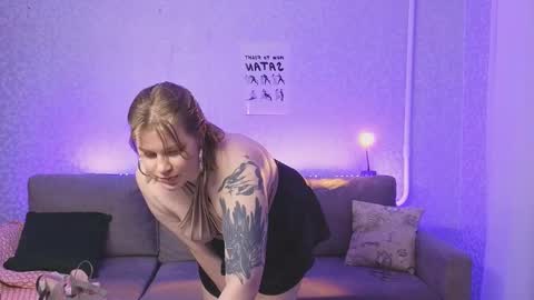 Snapshot of kira_citro chatting on January 2025 12:12:01 AM Kira NEXT STREAM December 4 5pm CET 11am EST online show from January 2025 12:12:01 AM