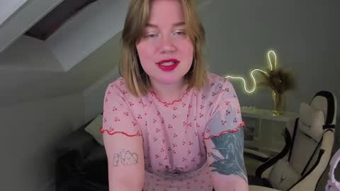 Snapshot of kira_citro chatting on February 2025 09:12:01 PM Kira NEXT STREAM December 4 5pm CET 11am EST online show from February 2025 09:12:01 PM