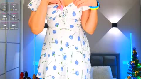 Snapshot of kira_sexxx chatting on December 2024 03:33:02 AM Kira online show from December 2024 03:33:02 AM