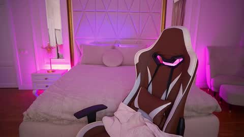 Kira online show from February 2026 10:24:02 PM