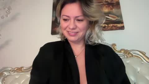 Snapshot of kiradivine chatting on November 2025 02:05:02 PM KiraDivine online show from November 2025 02:05:02 PM