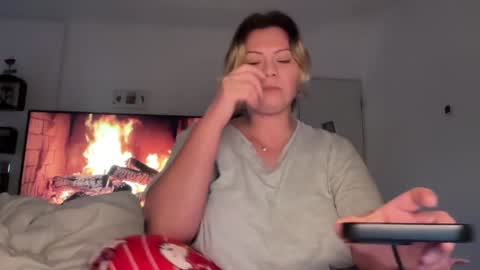 Snapshot of kiradivine chatting on November 2025 02:10:01 PM KiraDivine online show from November 2025 02:10:01 PM