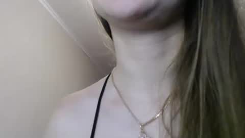 Snapshot of kiragoldens chatting on January 2025 10:30:01 AM KiraGoldens online show from January 2025 10:30:01 AM